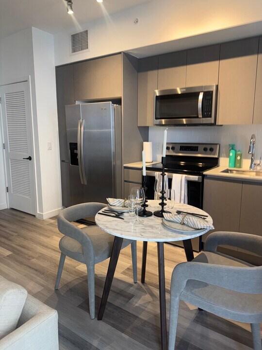 6 NE 6th Ave, Unit S2 in Hialeah, FL - Building Photo