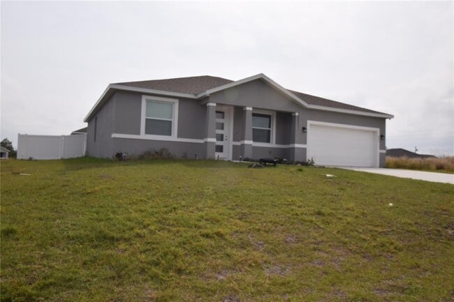 642 Desmoines Ct in Poinciana, FL - Building Photo - Building Photo