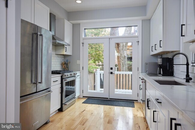 1107 G St SE, Unit 123105 in Washington, DC - Building Photo - Building Photo