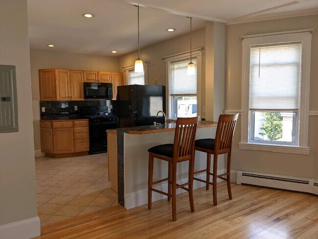 8 Cedar St in Haverhill, MA - Building Photo - Building Photo