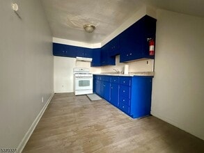 530 Valley Brook Ave in Lyndhurst, NJ - Building Photo - Building Photo