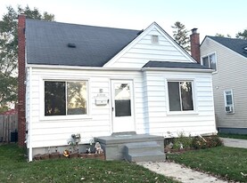 21536 Panama St in Warren, MI - Building Photo