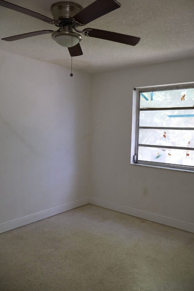 528 SW 6th St in Miami, FL - Foto de edificio - Building Photo