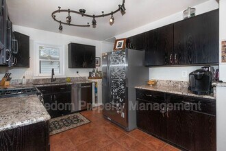 5914 Ridge View Dr in Alexandria, VA - Building Photo - Building Photo
