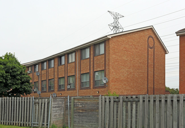 Orchard Valley Court in Pickering, ON - Building Photo - Building Photo