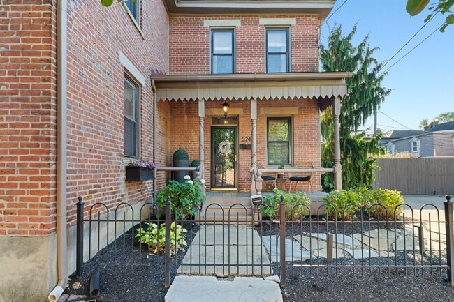 property at 524 S 5th St
