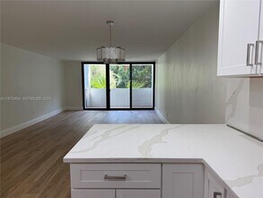 100 Ocean Ln Dr in Key Biscayne, FL - Building Photo - Building Photo