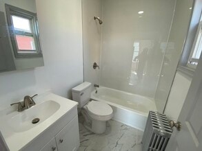 124 Winfield Ave in Jersey City, NJ - Building Photo - Building Photo