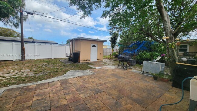 841 N 69th Terrace in Hollywood, FL - Building Photo - Building Photo