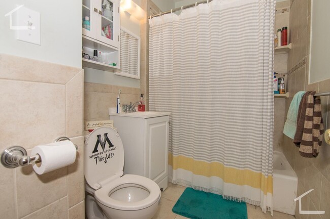 548 Washington St, Unit 2 in Boston, MA - Building Photo - Building Photo