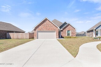 207 Barnsley Dr in Duson, LA - Building Photo - Building Photo