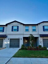 10321 Trumpet Honeysuckle Wy in San Antonio, FL - Building Photo