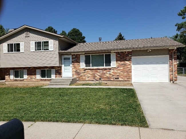 property at 1326 Lewis Ln