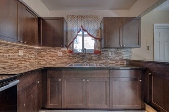 12220 NE Miami Pl in North Miami, FL - Building Photo - Building Photo