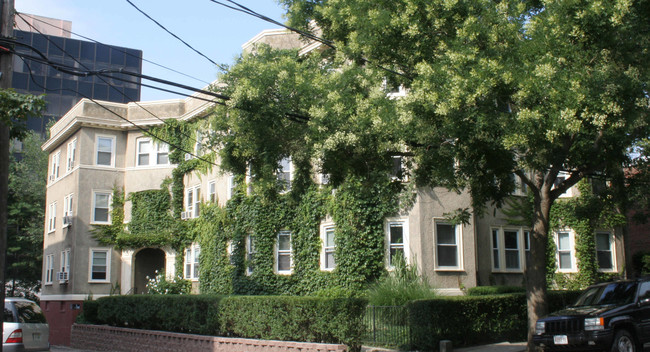 Stanwood Condominium At Harvard Sq