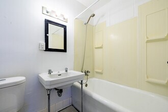 214 York Queen in Kitchener, ON - Building Photo - Interior Photo