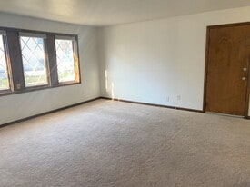 1711 E Ave NE in Cedar Rapids, IA - Building Photo