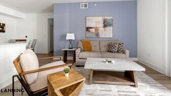 2250 McGregor Blvd, Unit 2209 in Ft. Myers, FL - Building Photo