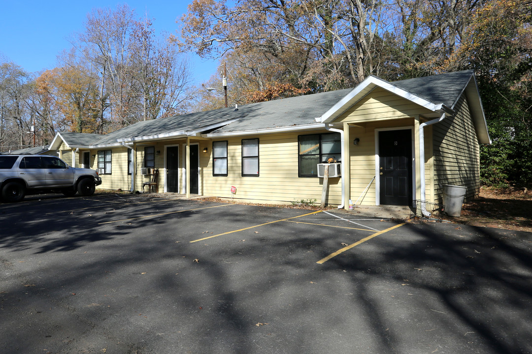 Victoria Garden Apartments in Marietta, GA - Building Photo