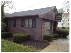 4 County St in Peabody, MA - Foto de edificio - Building Photo