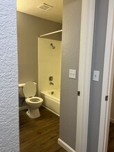 The Oaks at Bell in Sacramento, CA - Building Photo - Interior Photo