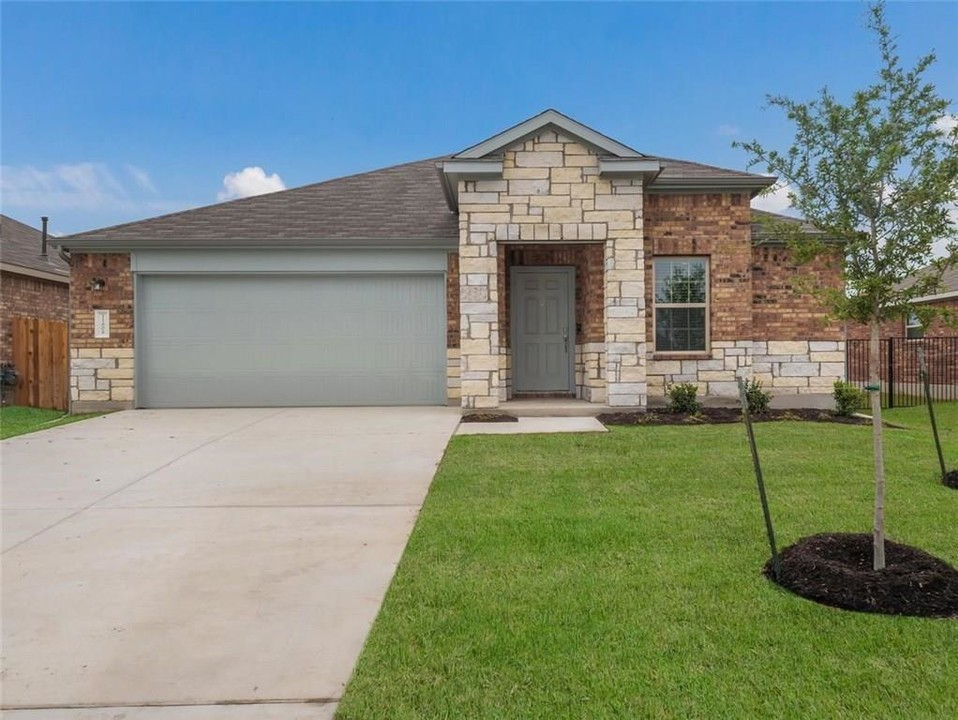 11808 Reindeer Dr in Austin, TX - Building Photo