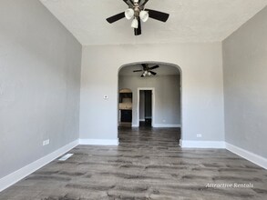 7321 S Kenwood Ave in Chicago, IL - Building Photo - Building Photo