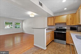 138 S Virginia Ave in Falls Church, VA - Building Photo - Building Photo