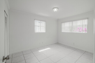 3700 Polk St in Hollywood, FL - Building Photo - Interior Photo