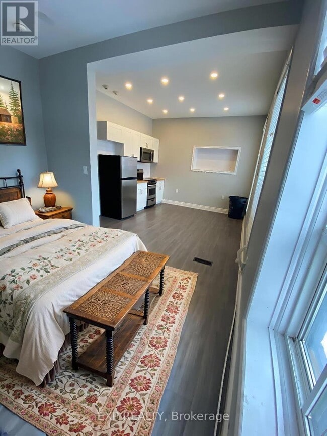 70 Victoria Ave S in Hamilton, ON - Building Photo - Building Photo