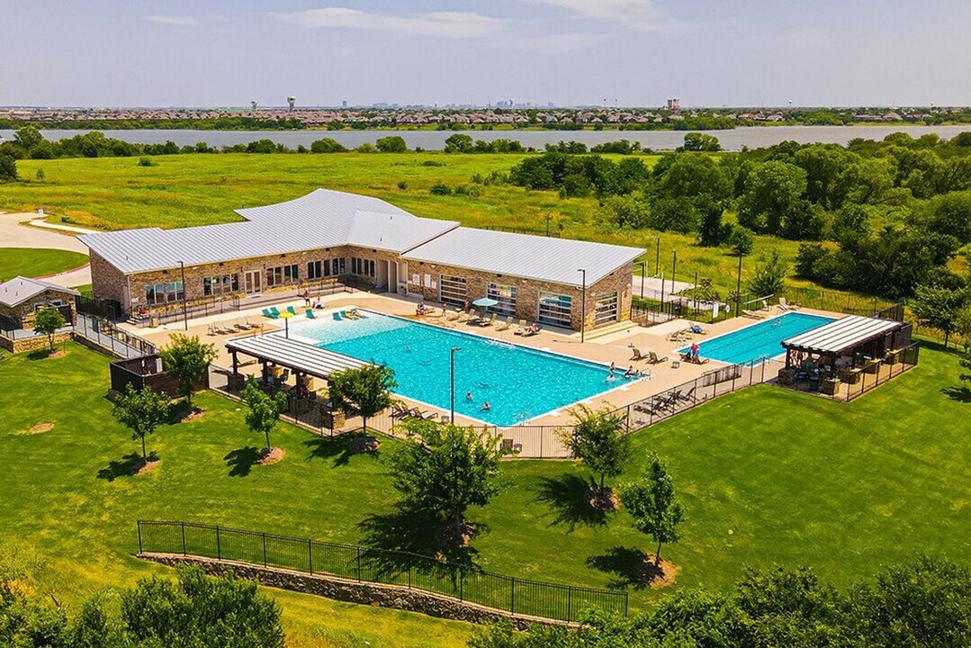 2064 Barx Dr in Little Elm, TX - Building Photo
