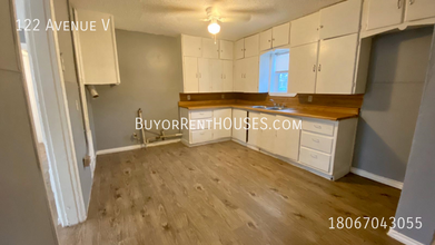 122 Avenue V in Lubbock, TX - Building Photo - Building Photo