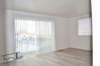 800 State St in Clearfield, UT - Foto de edificio - Building Photo