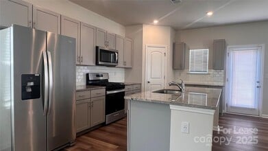 8110 Whitegrove Rd in Mint Hill, NC - Building Photo - Building Photo