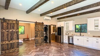 2264 Lillyvale Ave in Los Angeles, CA - Building Photo