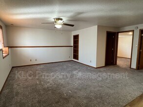 523 S 11th St in Adel, IA - Building Photo - Building Photo