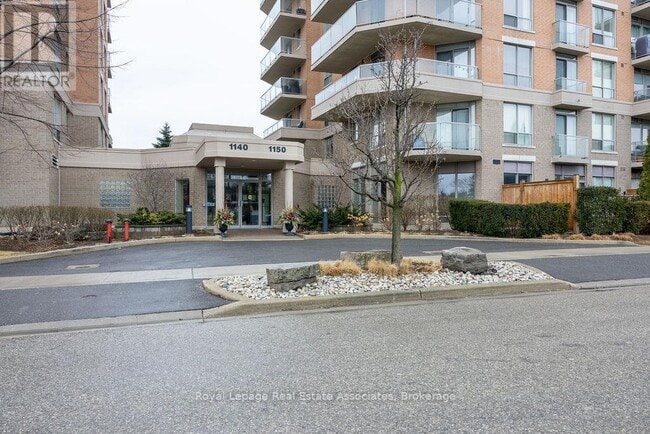 1150 Parkwest Pl in Mississauga, ON - Building Photo - Building Photo