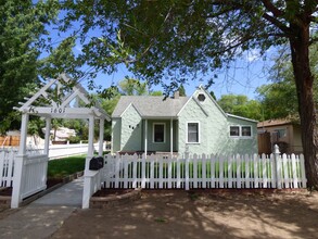 1601 4th St in Susanville, CA - Foto de edificio - Building Photo