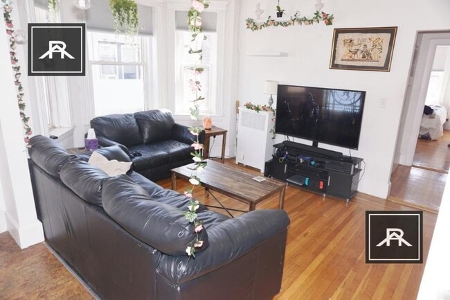 property at 1086 Commonwealth Ave