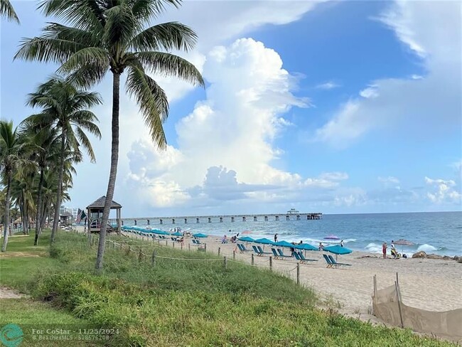 1960 NE 1st St in Deerfield Beach, FL - Foto de edificio - Building Photo