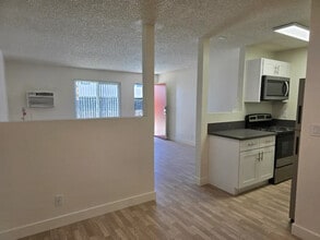 Sierra Park Apartments in Las Vegas, NV - Foto de edificio - Building Photo