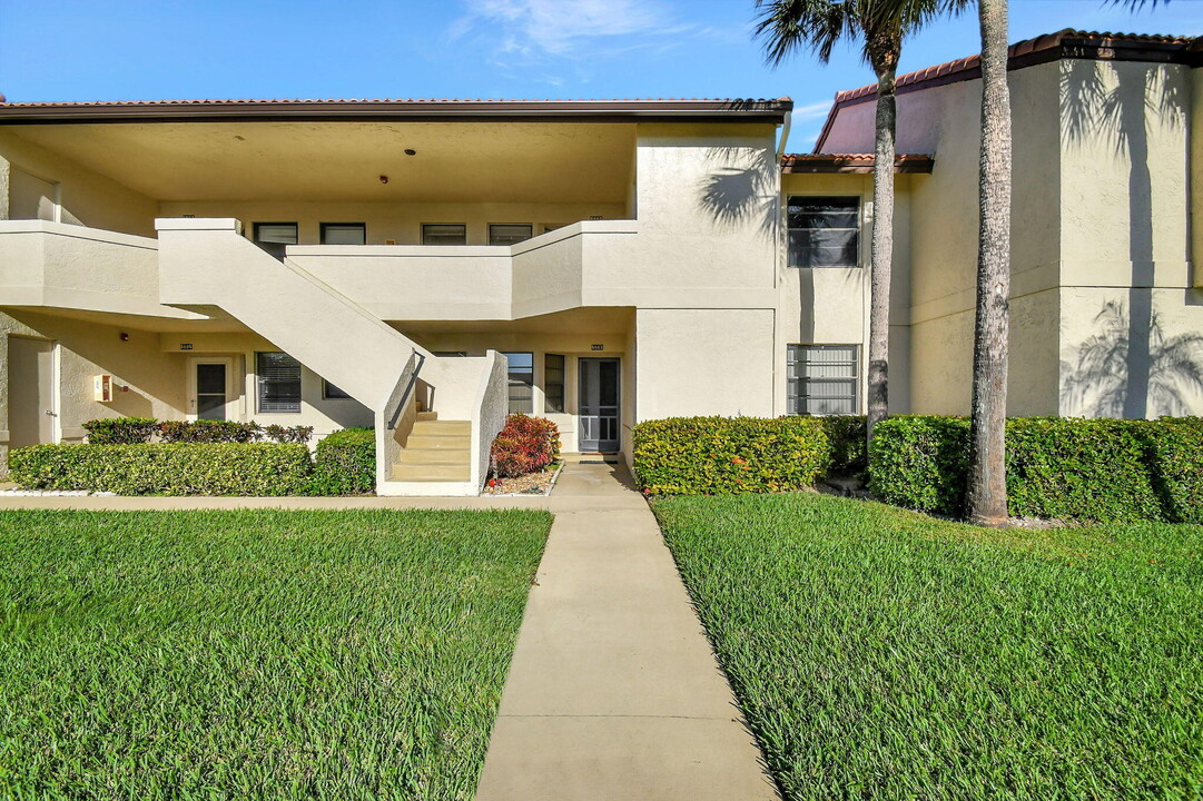 5883 Parkwalk Dr in Boynton Beach, FL - Building Photo