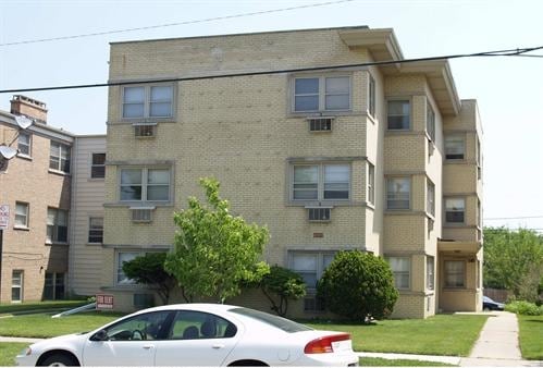 8519 Niles Center Rd in Skokie, IL - Building Photo