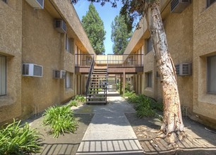 The Princeton Apartments in Ontario, CA - Building Photo - Building Photo