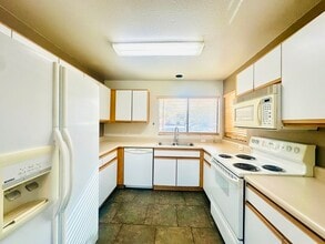 7537 E Liana Dr in Tucson, AZ - Foto de edificio - Building Photo