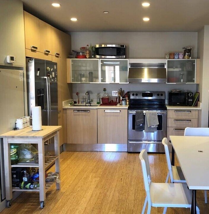 691 Massachusetts Ave, Unit 405 in Boston, MA - Foto de edificio