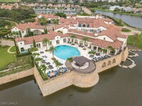 16347 Viansa Wy in Naples, FL - Foto de edificio - Building Photo