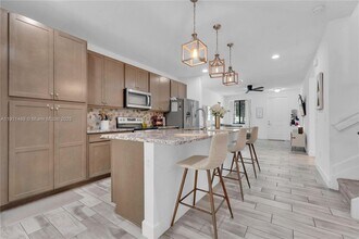 3374 NW 5th St in Pompano Beach, FL - Building Photo - Building Photo