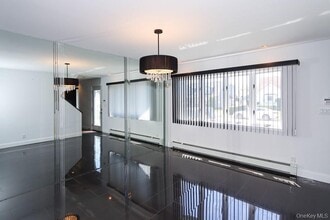 223 Chestnut Ave in East Meadow, NY - Building Photo - Building Photo