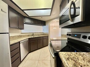 5104 N 32nd St in Phoenix, AZ - Building Photo - Building Photo